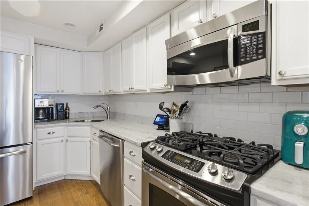 2 bed, 2 bath apartment for rent at 120 Elm St, Charlestown — photo 6 of 27