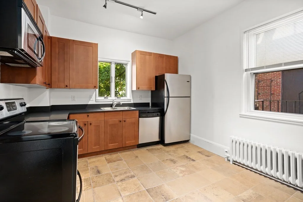 3 bed, 2 bath apartment for rent at 120 F St Unit 2, South Boston — photo 2 of 11
