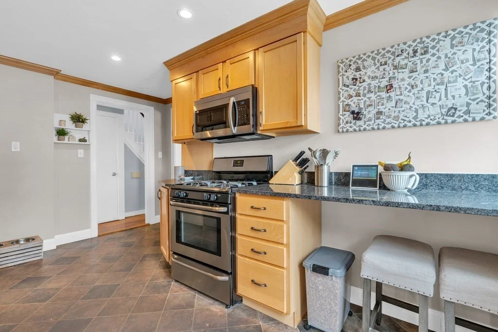 3 bed, 2 bath apartment for rent at 120 G St Unit 2, South Boston — photo 3 of 27