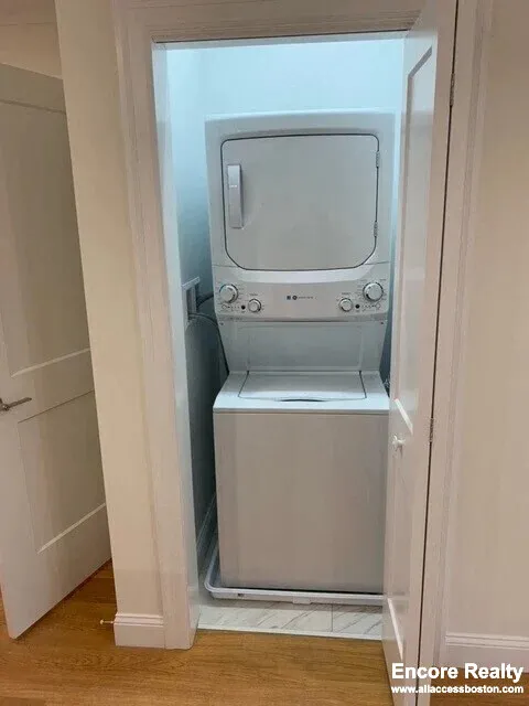 2 bed, 2 bath apartment for rent at 120 Gerry Rd Unit 108, Chestnut Hill — photo 8 of 9