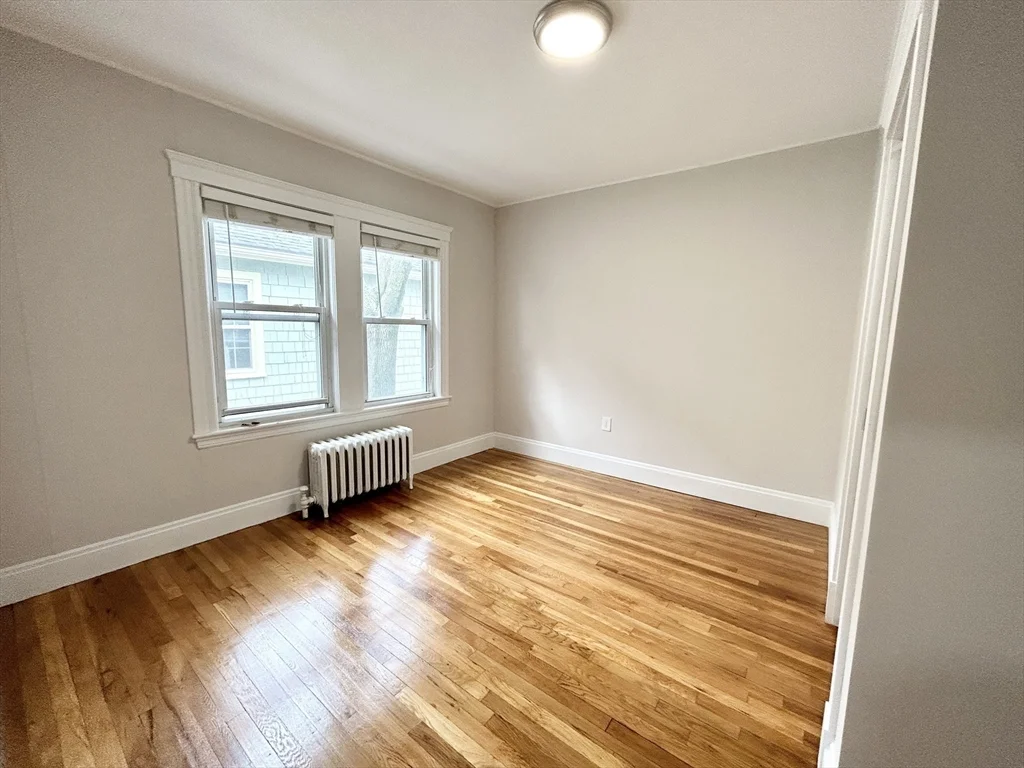 4 bed, 1 bath apartment for rent at 120 Hillside St Unit 2, Mission Hill — photo 8 of 10