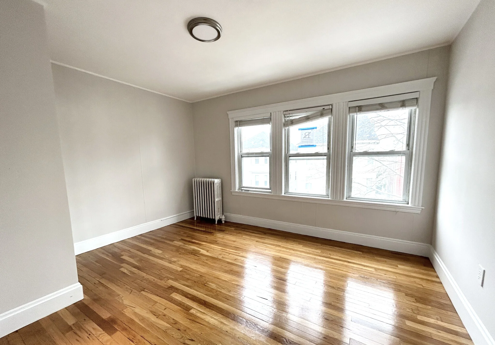 4 bed, 1 bath apartment for rent at 120 Hillside St Unit 2A, Mission Hill — photo 7 of 9