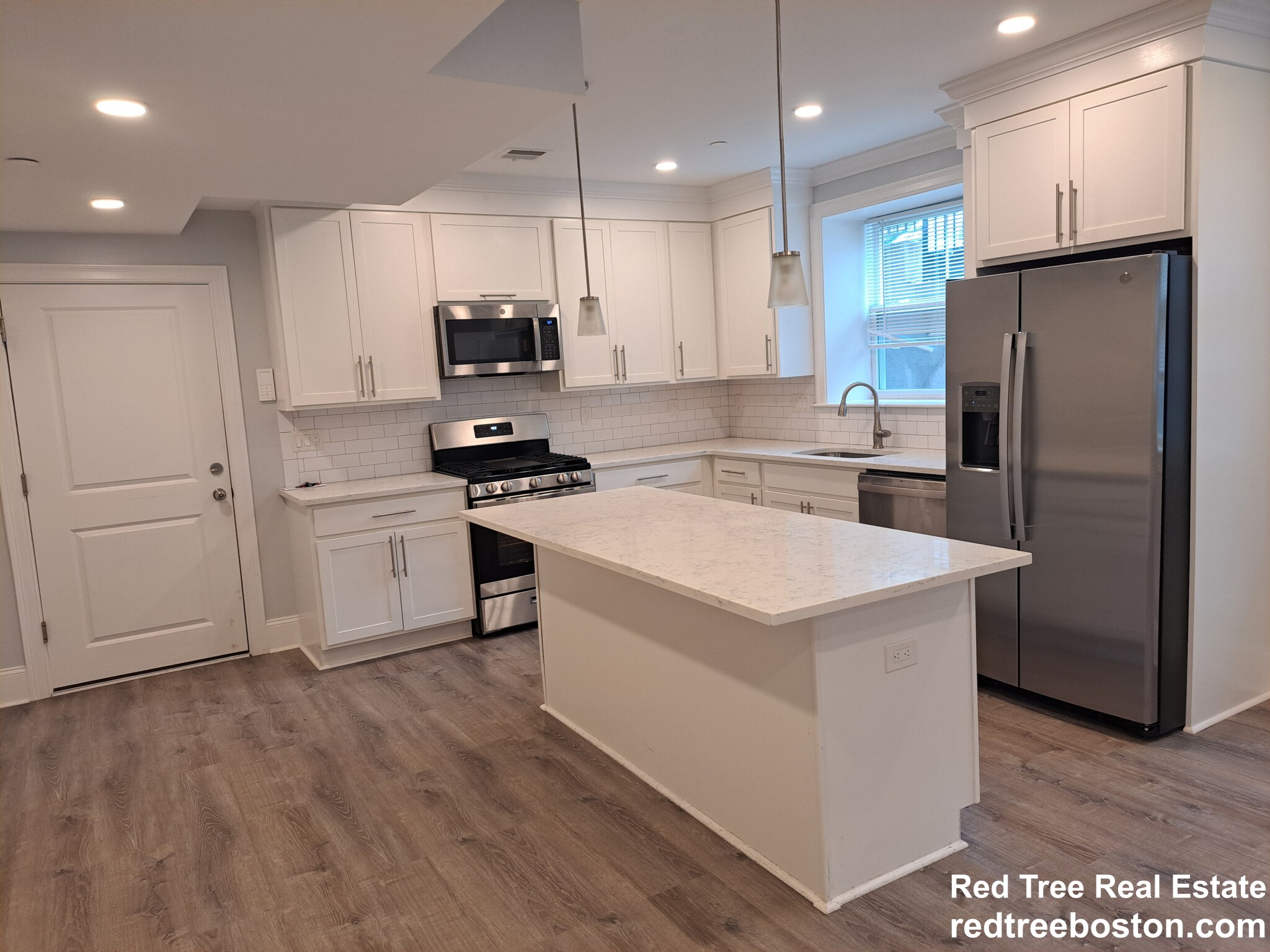 4 bed, 2 bath apartment for rent at 120 Kenrick St Unit 1, Brighton — photo 3 of 21