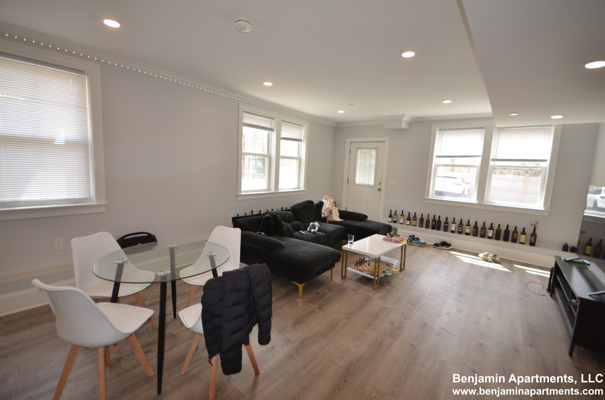 4 bed, 2 bath apartment for rent at 120 Kenrick St Unit 1F, Oak Square — photo 4 of 35