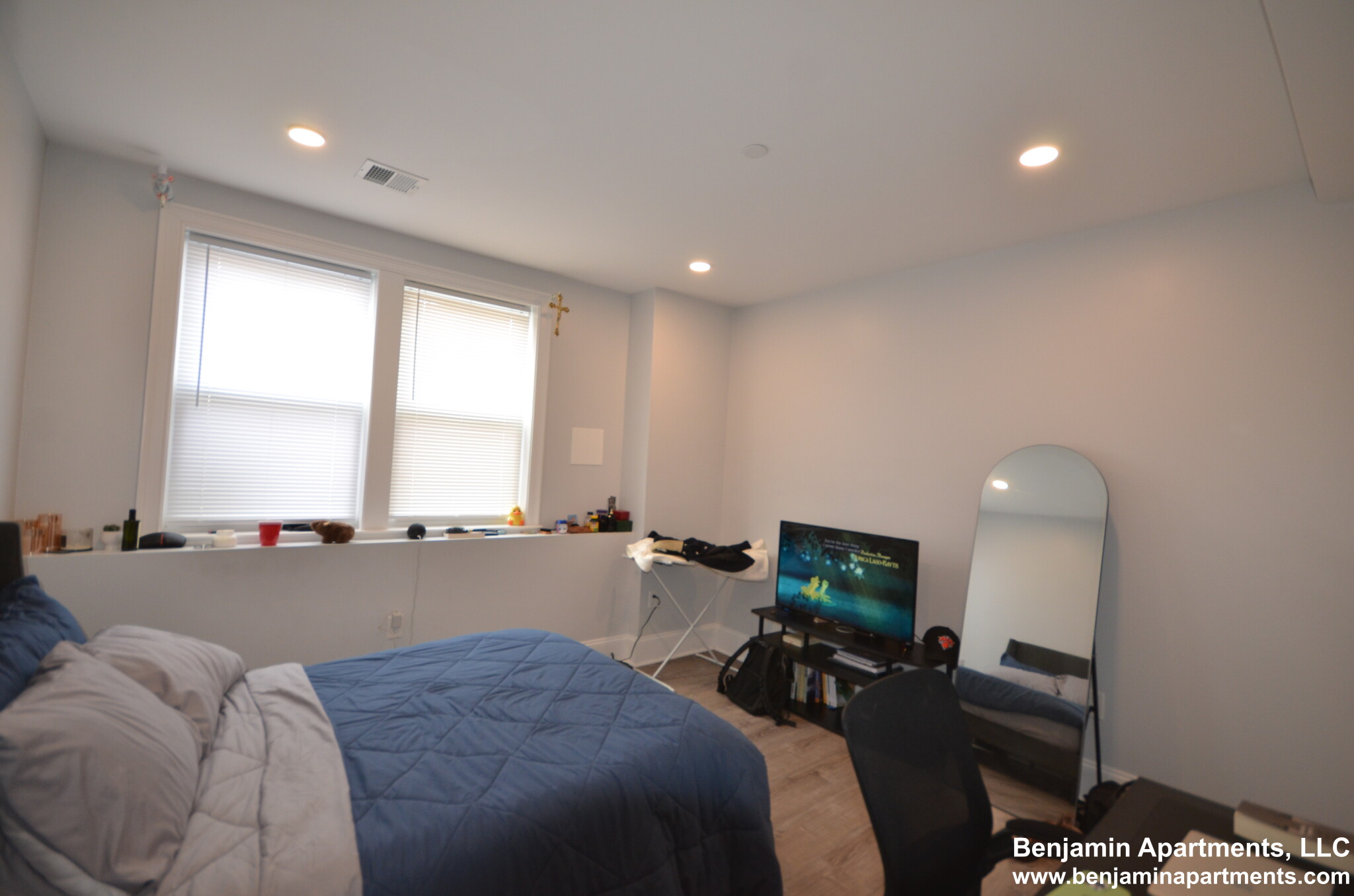 4 bed, 2 bath apartment for rent at 120 Kenrick St Unit 1F, Oak Square — photo 17 of 35