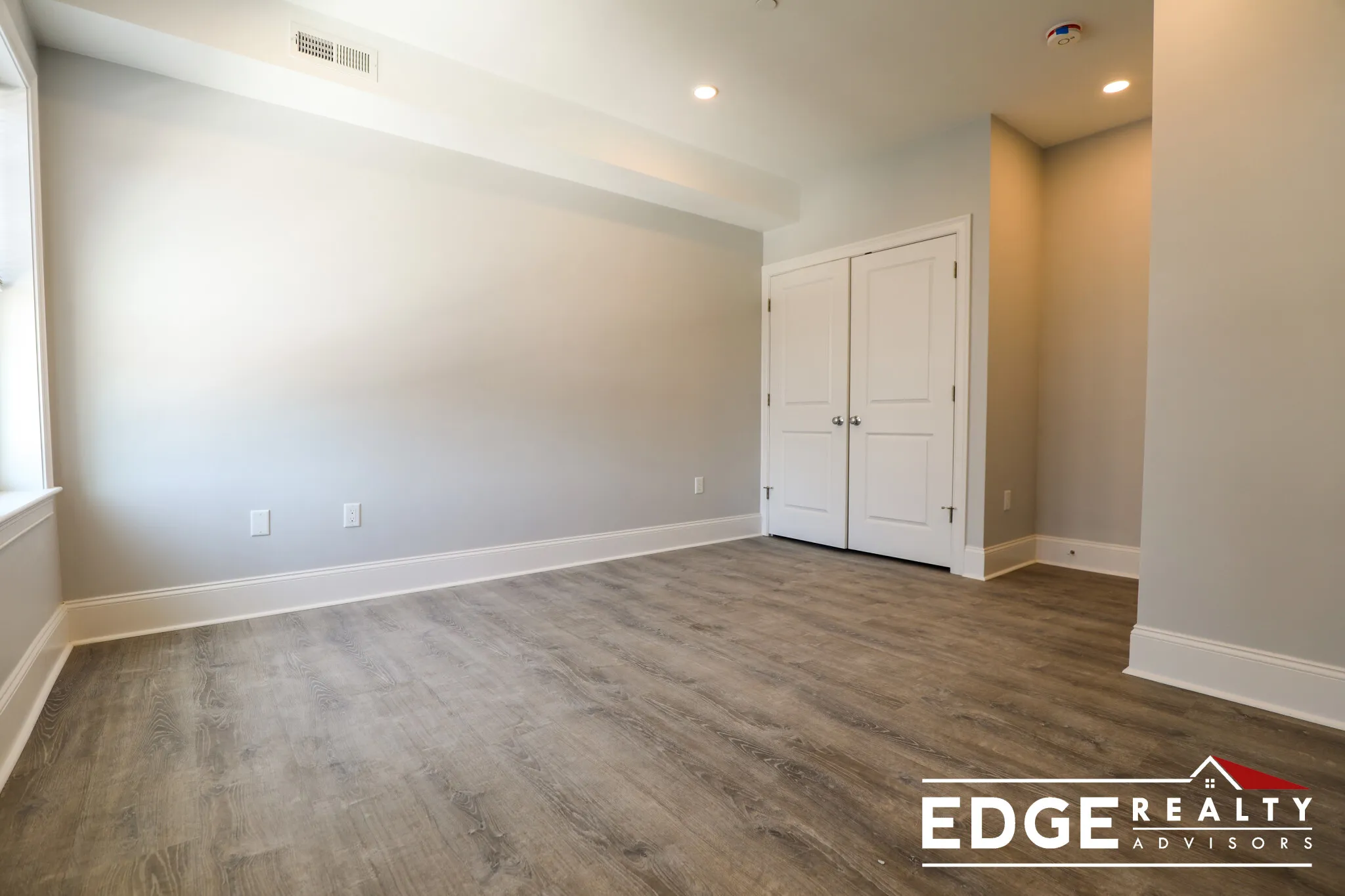 4 bed, 2 bath apartment for rent at 120 Kenrick St Unit 5, Oak Square — photo 9 of 10