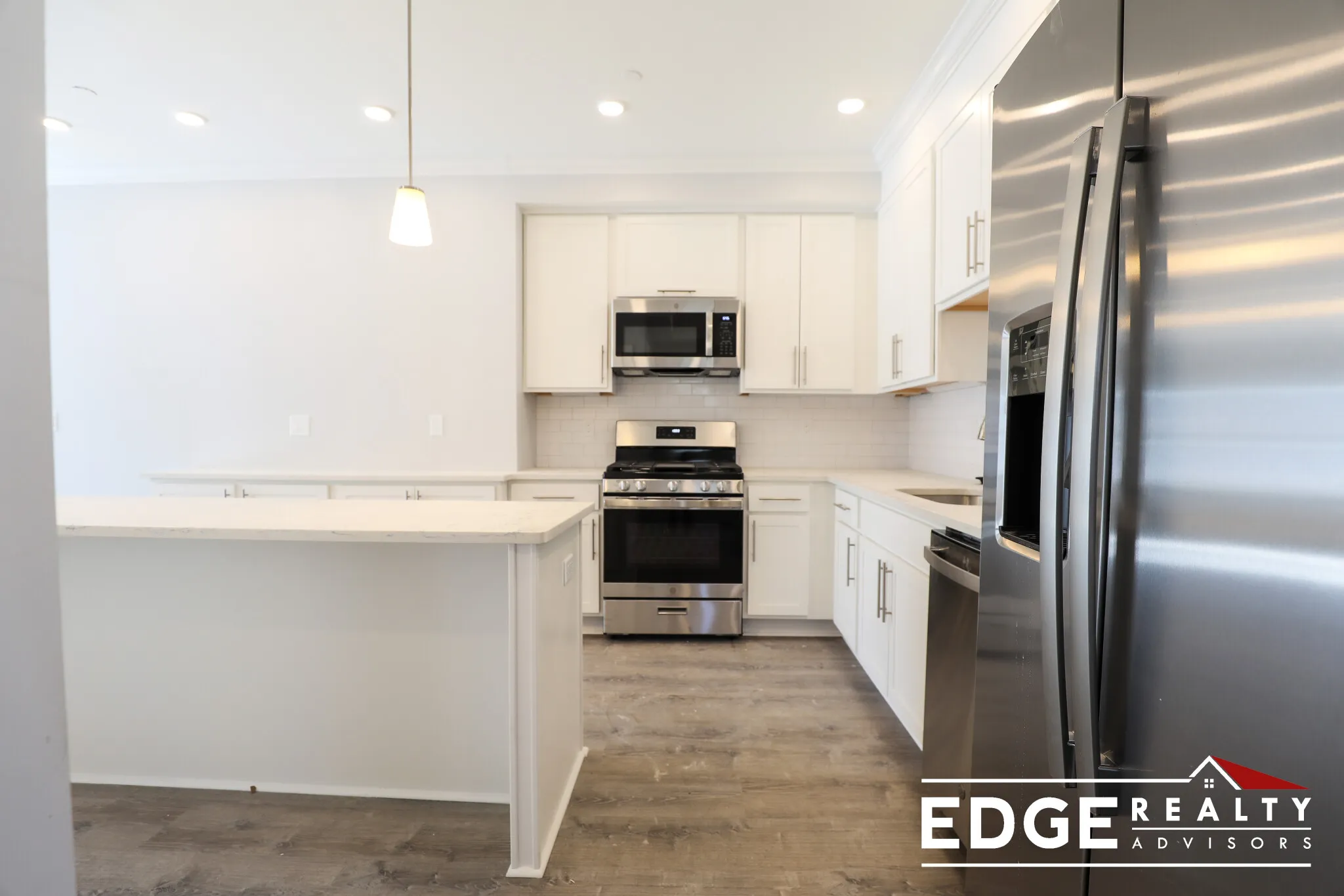 4 bed, 2 bath apartment for rent at 120 Kenrick St Unit 5, Oak Square — photo 2 of 10