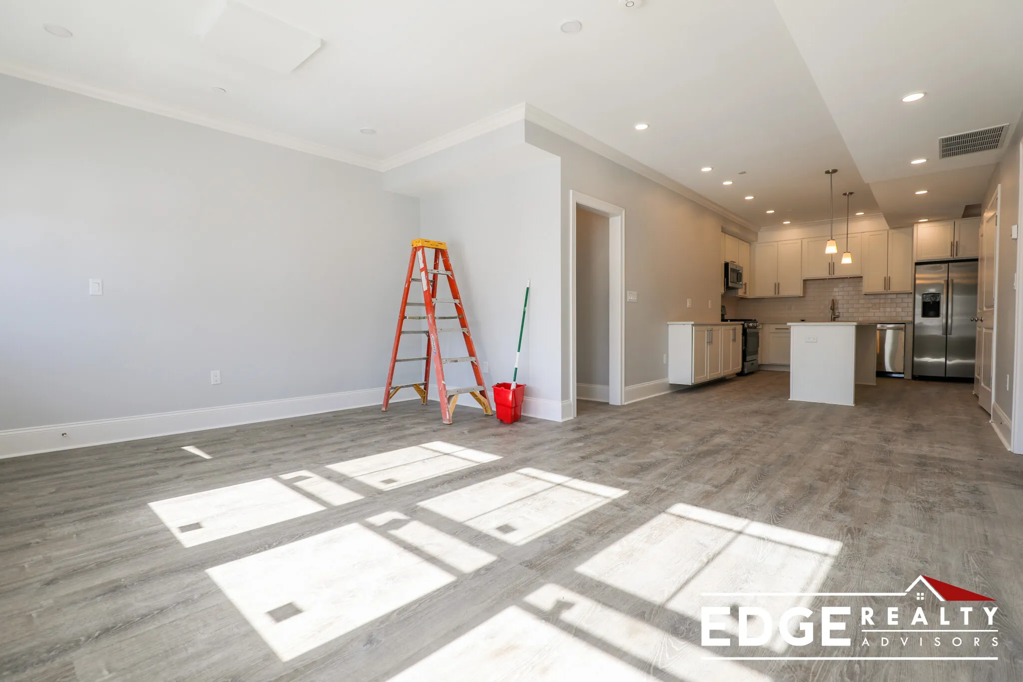 4 bed, 2 bath apartment for rent at 120 Kenrick St Unit 5, Oak Square — photo 3 of 10