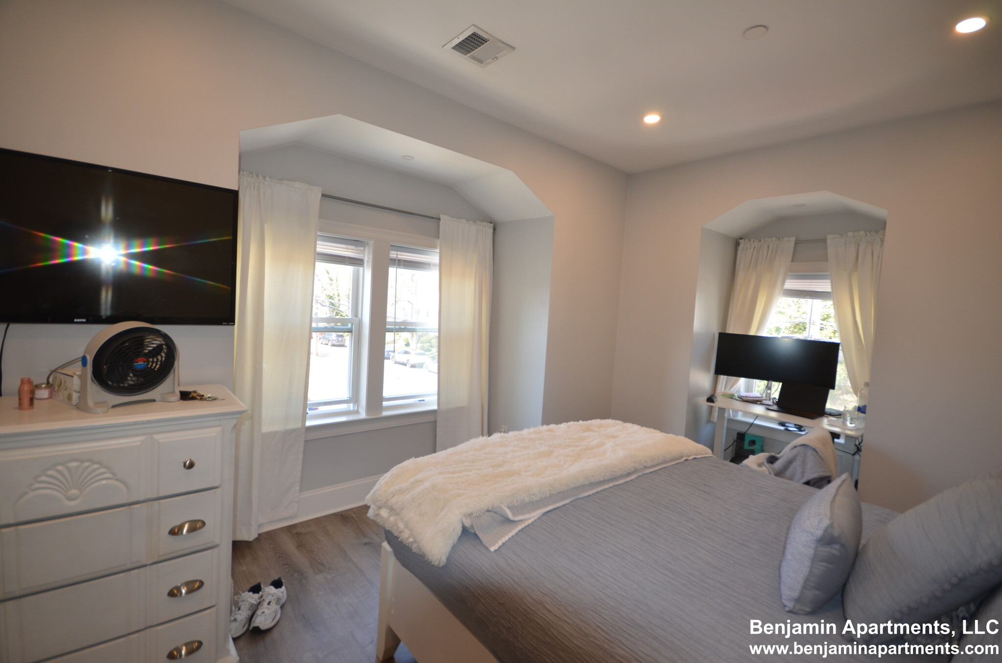 4 bed, 2 bath apartment for rent at 120 Kenrick St Unit 6D, Oak Square — photo 13 of 24