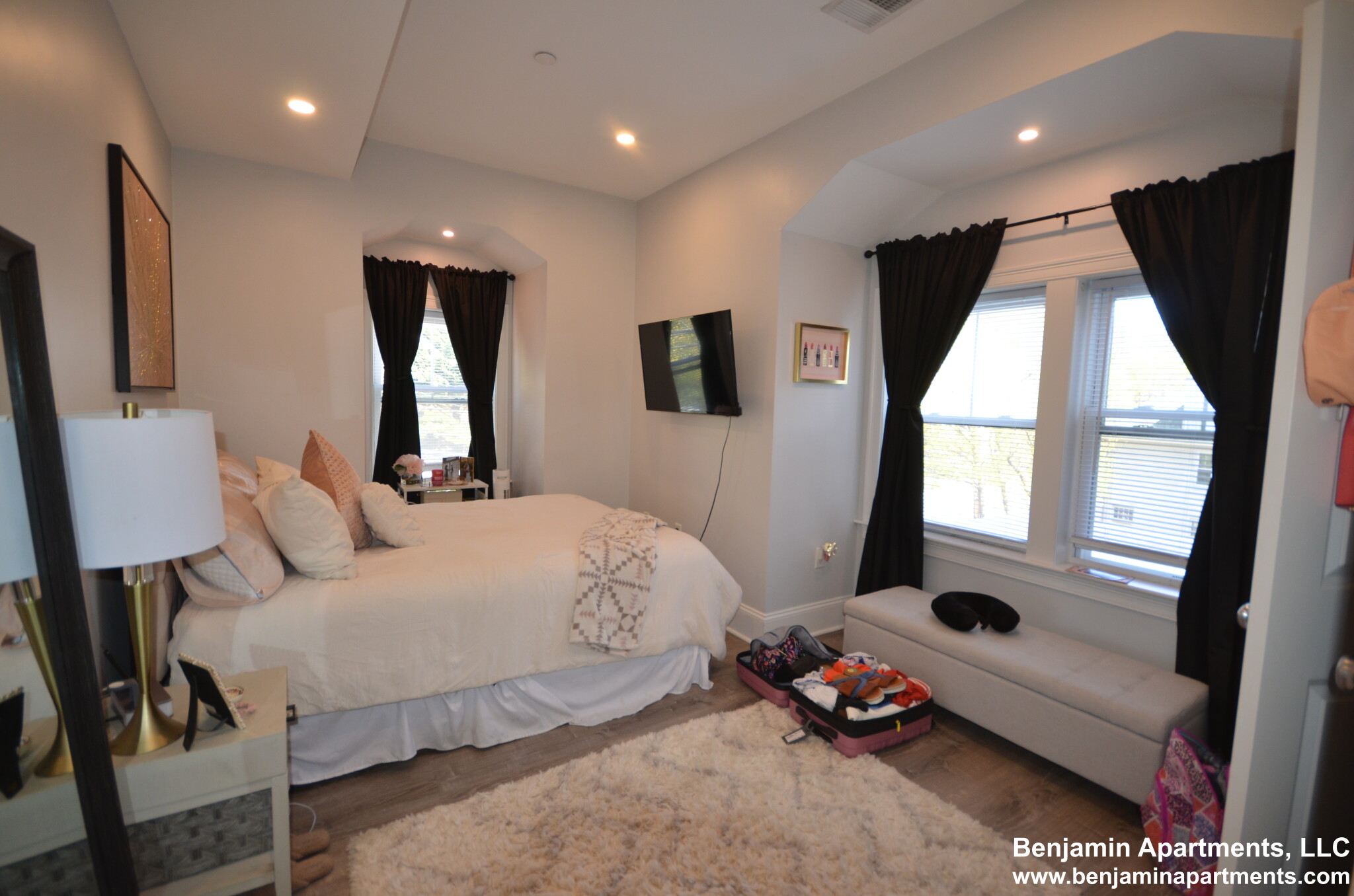 4 bed, 2 bath apartment for rent at 120 Kenrick St Unit 6D, Oak Square — photo 9 of 24
