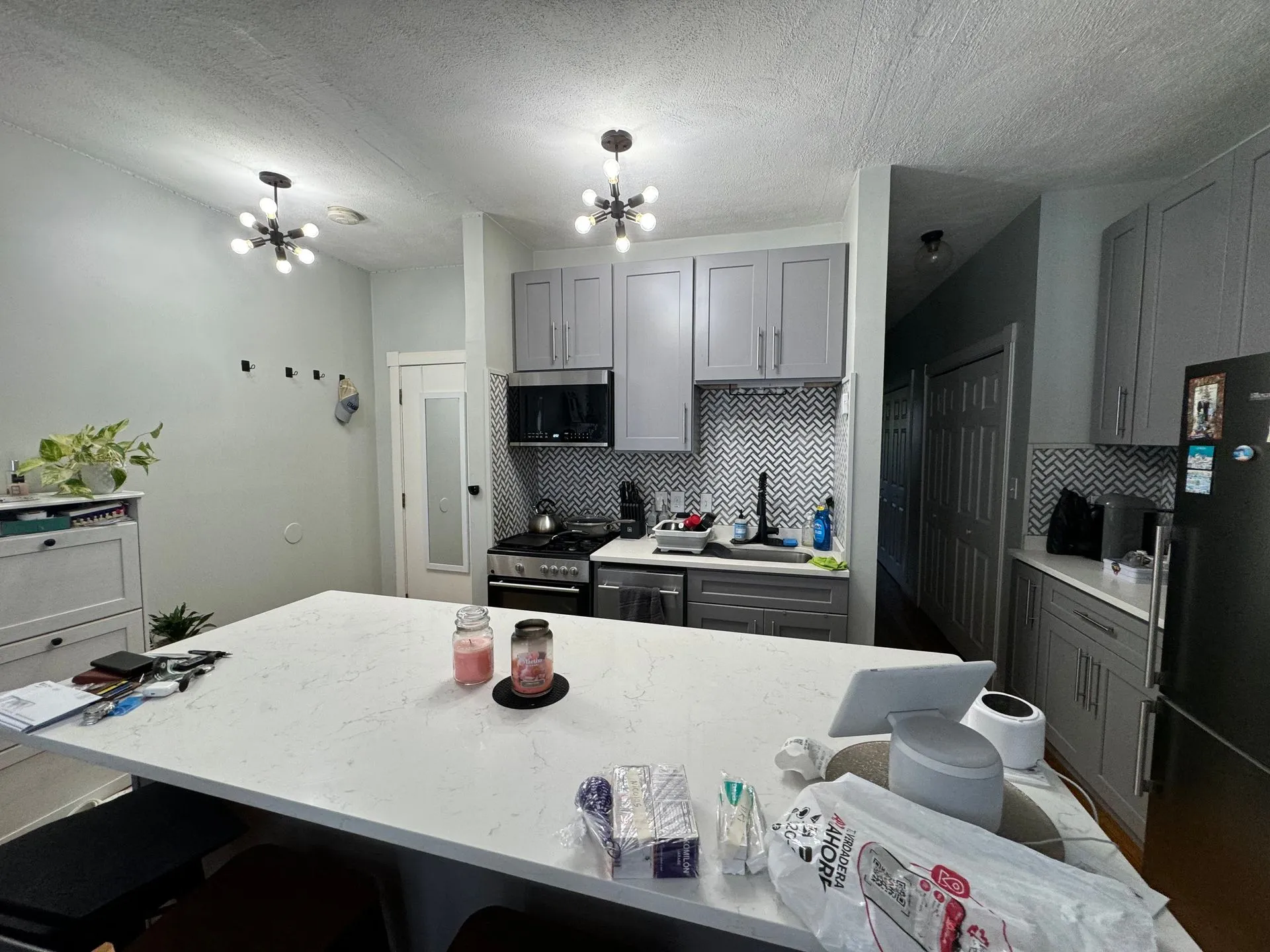 1 bed, 1 bath apartment for rent at 120 London St Unit 3, East Boston — photo 1 of 10