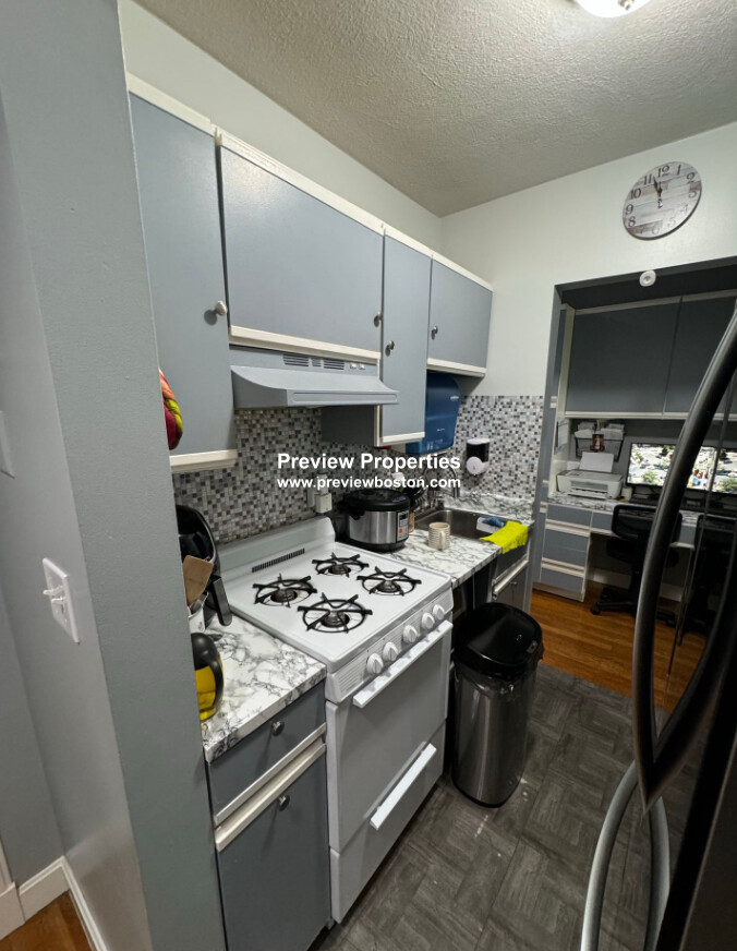 1 bed, 1 bath apartment for rent at 120 London St Unit 4P, East Boston — photo 2 of 11