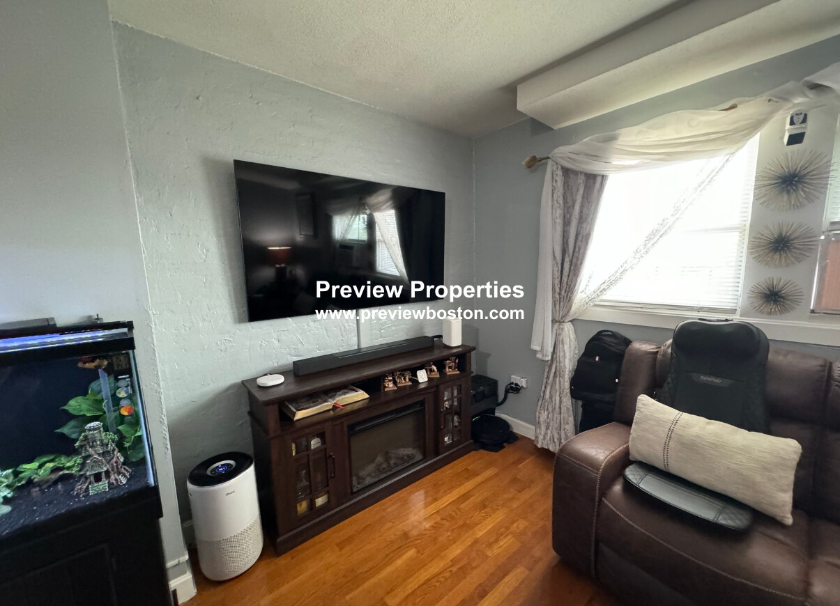 1 bed, 1 bath apartment for rent at 120 London St Unit 4P, East Boston — photo 7 of 11