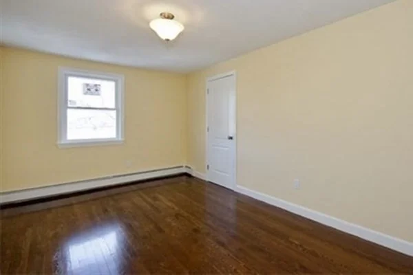 3 bed, 1 bath apartment for rent at 120 Madison Ave Unit 120, Arlington Heights — photo 8 of 14