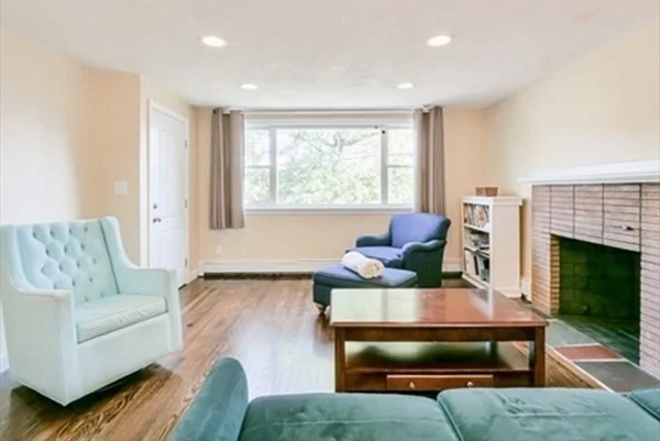 3 bed, 1 bath apartment for rent at 120 Madison Ave Unit 120, Arlington Heights — photo 3 of 14