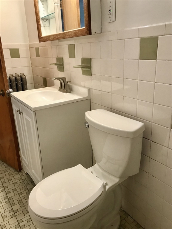 2 bed, 1 bath apartment for rent at 120 Mass Ave Unit 3, East Arlington — photo 10 of 20