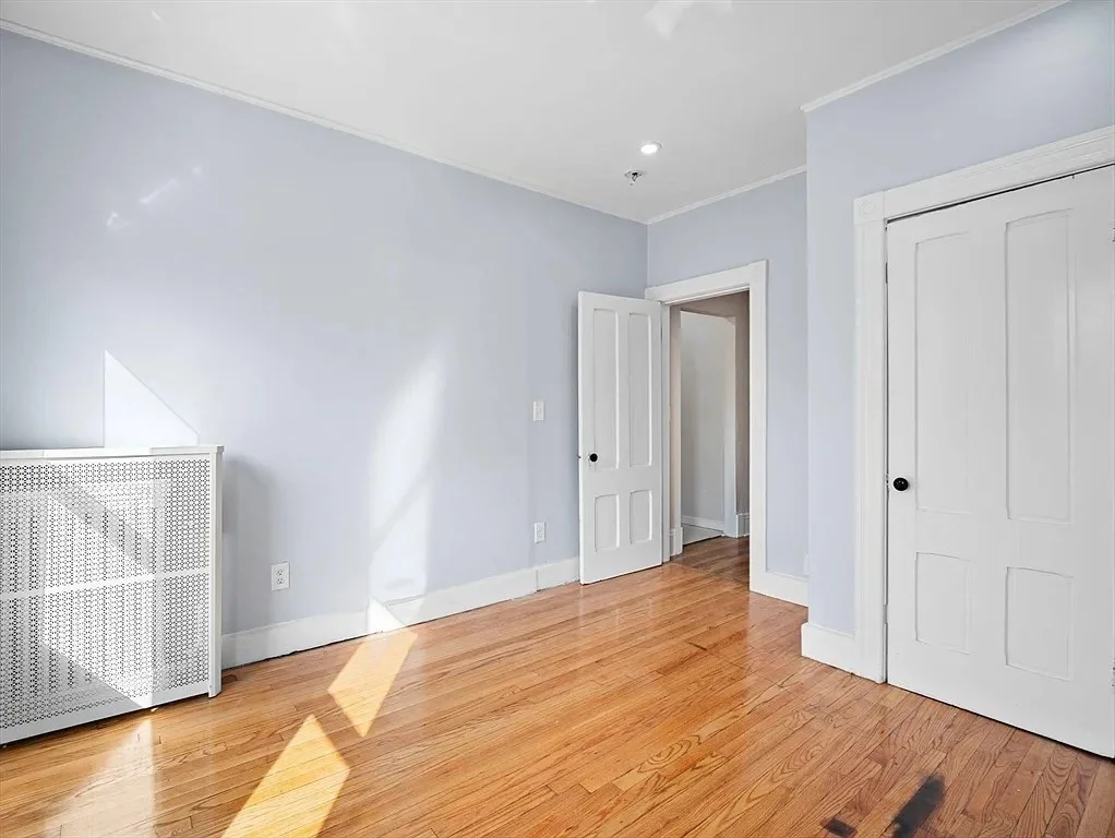 3 bed, 2 bath apartment for rent at 120 Mill St Unit 1, Worcester — photo 6 of 8