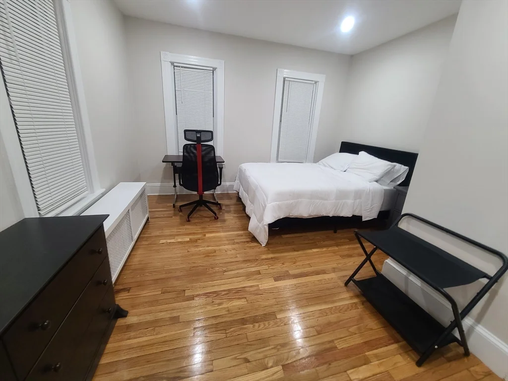 3 bed, 2 bath apartment for rent at 120 Mill St Unit 1, Worcester — photo 7 of 8