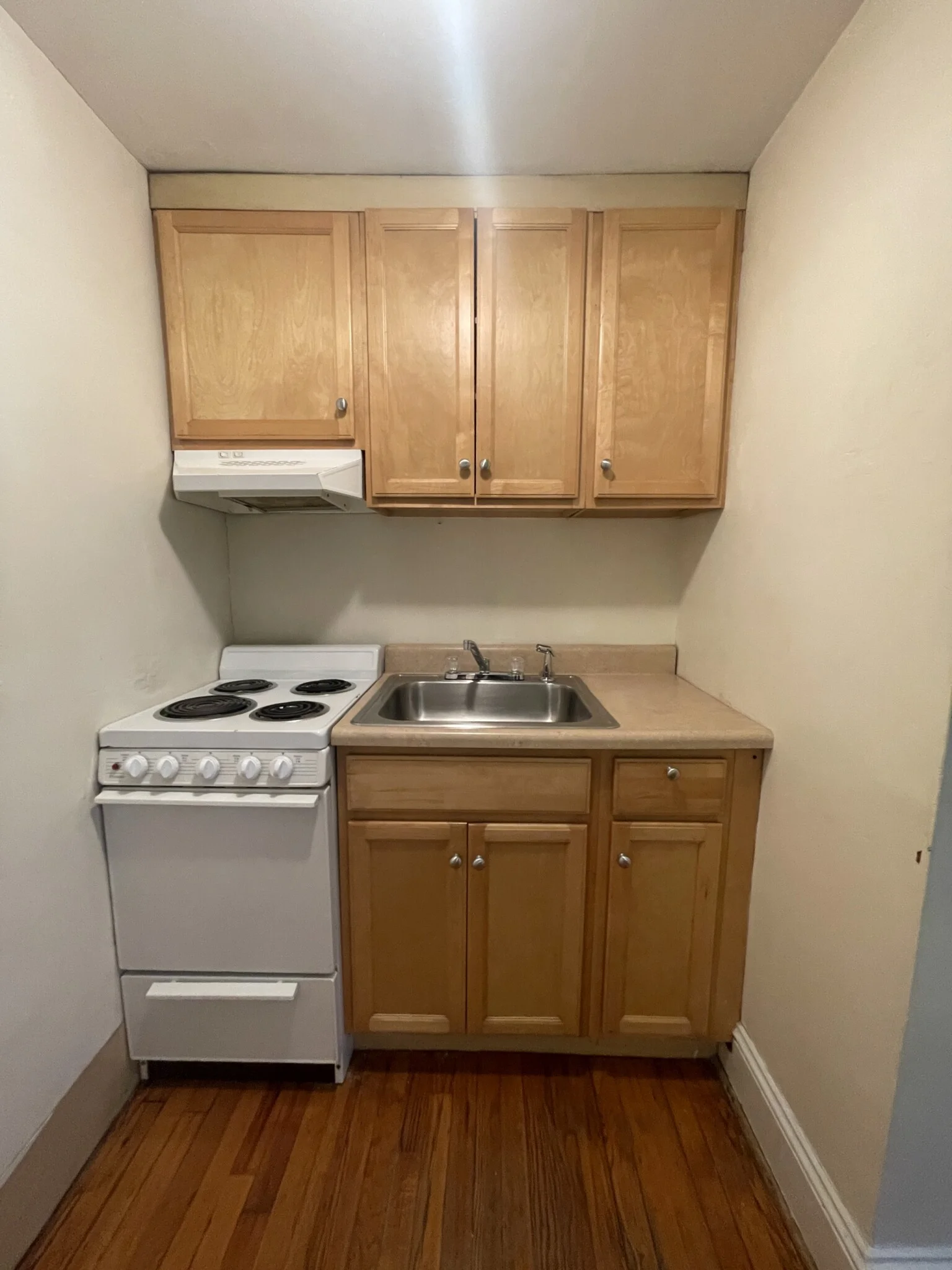 1 bed, 1 bath apartment for rent at 120 North Ave Unit 1, Abington — photo 2 of 9
