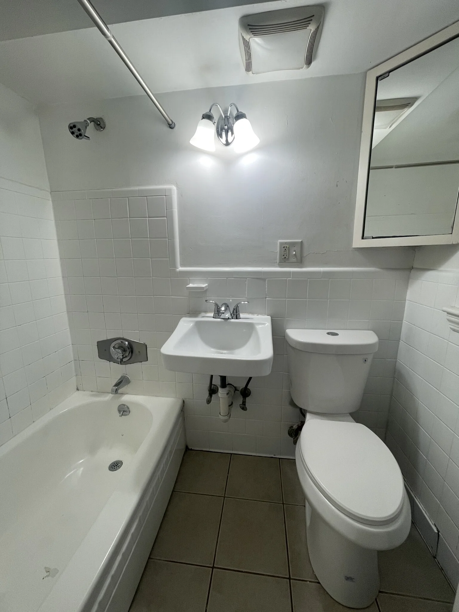 1 bed, 1 bath apartment for rent at 120 North Ave Unit 1, Abington — photo 8 of 9