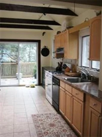 2 bed, 1 bath apartment for rent at 120 Oxford Unit 2, Newton Center — photo 2 of 8
