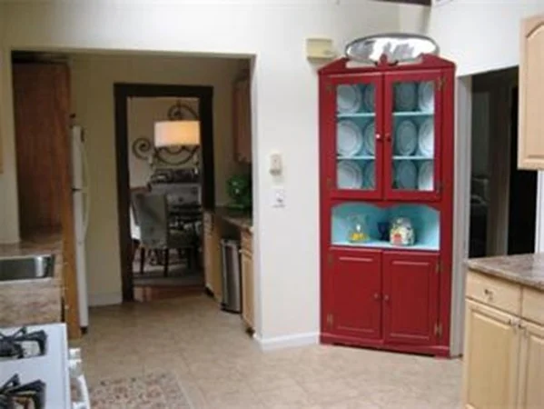 2 bed, 1 bath apartment for rent at 120 Oxford Unit 2, Newton Center — photo 4 of 8