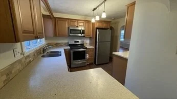 2 bed, 1 bath apartment for rent at 120 Park St Unit 120, Stoneham — photo 3 of 9
