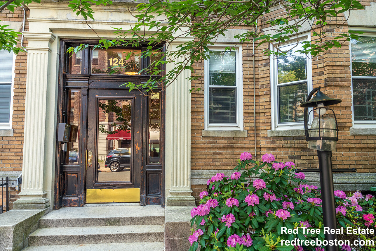 Studio bed, 1 bath apartment for rent at 120 Peterborough St Unit 15, Fenway — photo 11 of 12