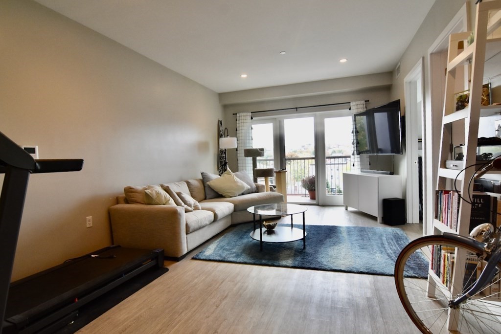 2 bed, 1 bath apartment for rent at 120 Savin Hill Ave Unit 303, Dorchester — photo 30 of 41