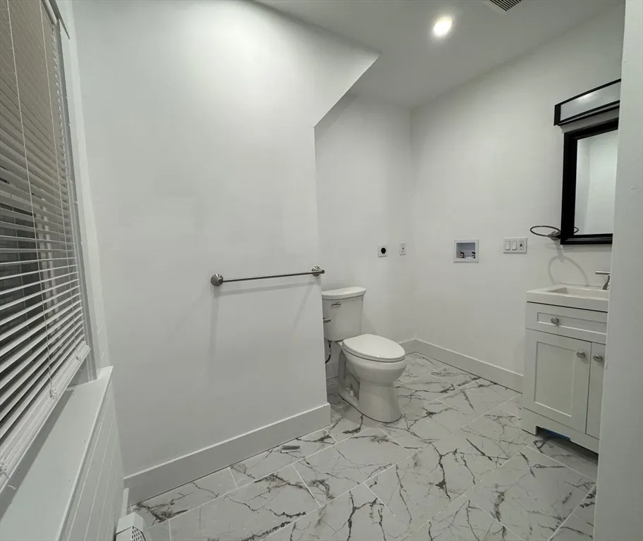 2 bed, 1 bath apartment for rent at 120 Sea St Unit A, Barnstable — photo 6 of 6