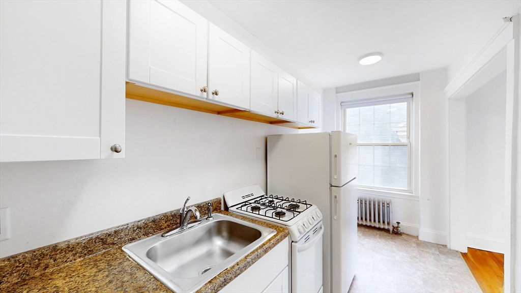 1 bed, 1 bath apartment for rent at 120 Summer St Unit 11, Malden — photo 3 of 16