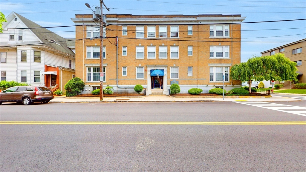 1 bed, 1 bath apartment for rent at 120 Summer St Unit 11, Malden — photo 14 of 16