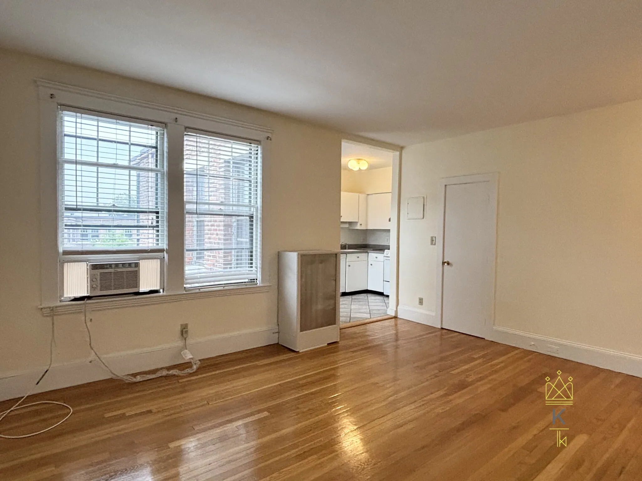 2 bed, 1 bath apartment for rent at 120 Sutherland Rd Unit 11, Brighton — photo 4 of 12