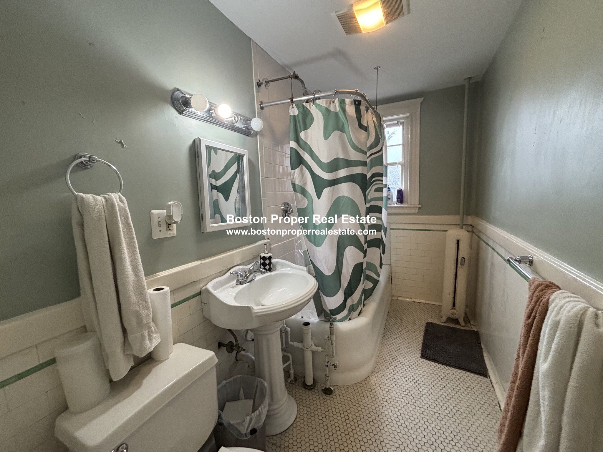 4 bed, 1 bath apartment for rent at 120 University Rd Unit 201, Aspinwall Hill — photo 8 of 10