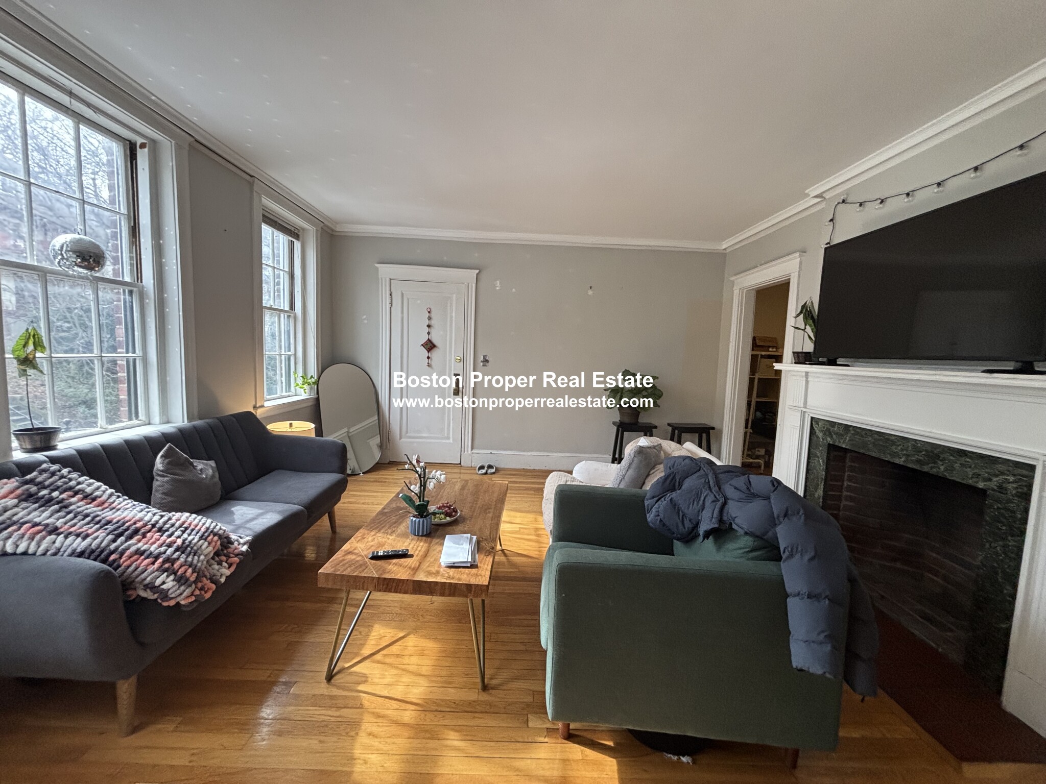 4 bed, 1 bath apartment for rent at 120 University Rd Unit 201, Aspinwall Hill