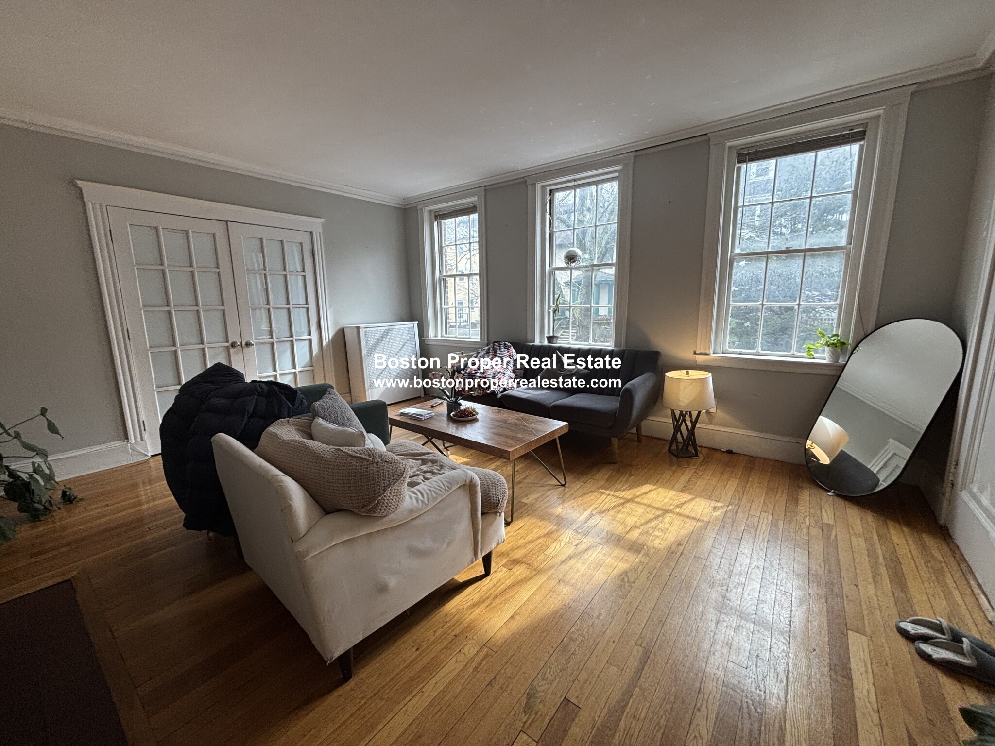 4 bed, 1 bath apartment for rent at 120 University Rd Unit 201, Aspinwall Hill — photo 2 of 10