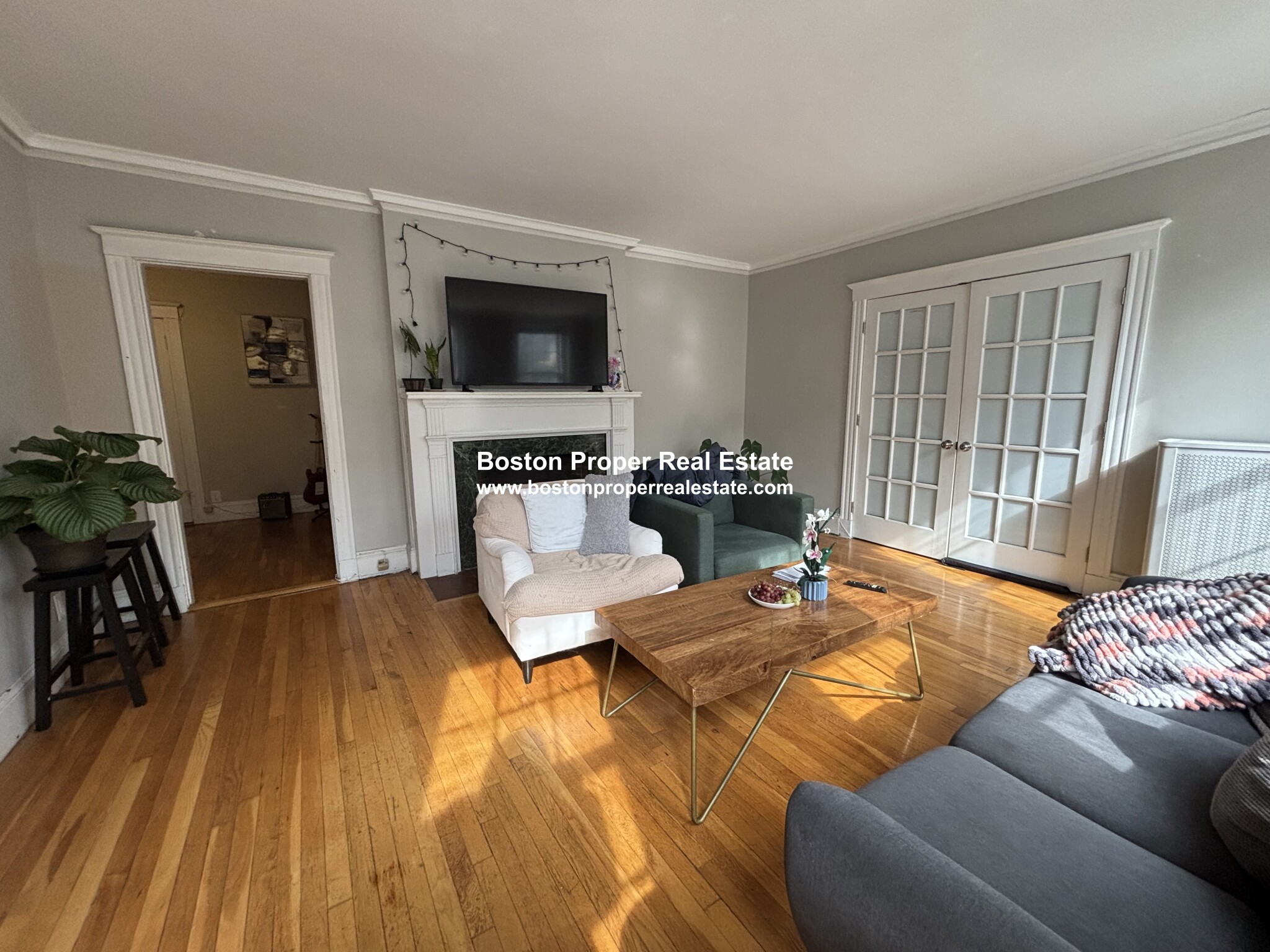 4 bed, 1 bath apartment for rent at 120 University Rd Unit 201, Aspinwall Hill — photo 3 of 10