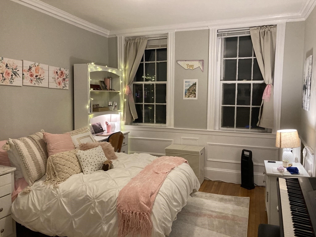 4 bed, 1 bath apartment for rent at 120 University Rd Unit 3, Brookline — photo 1 of 5