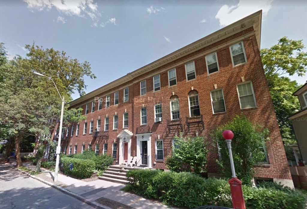 4 bed, 1 bath apartment for rent at 120 University Rd Unit 3, Brookline — photo 5 of 5