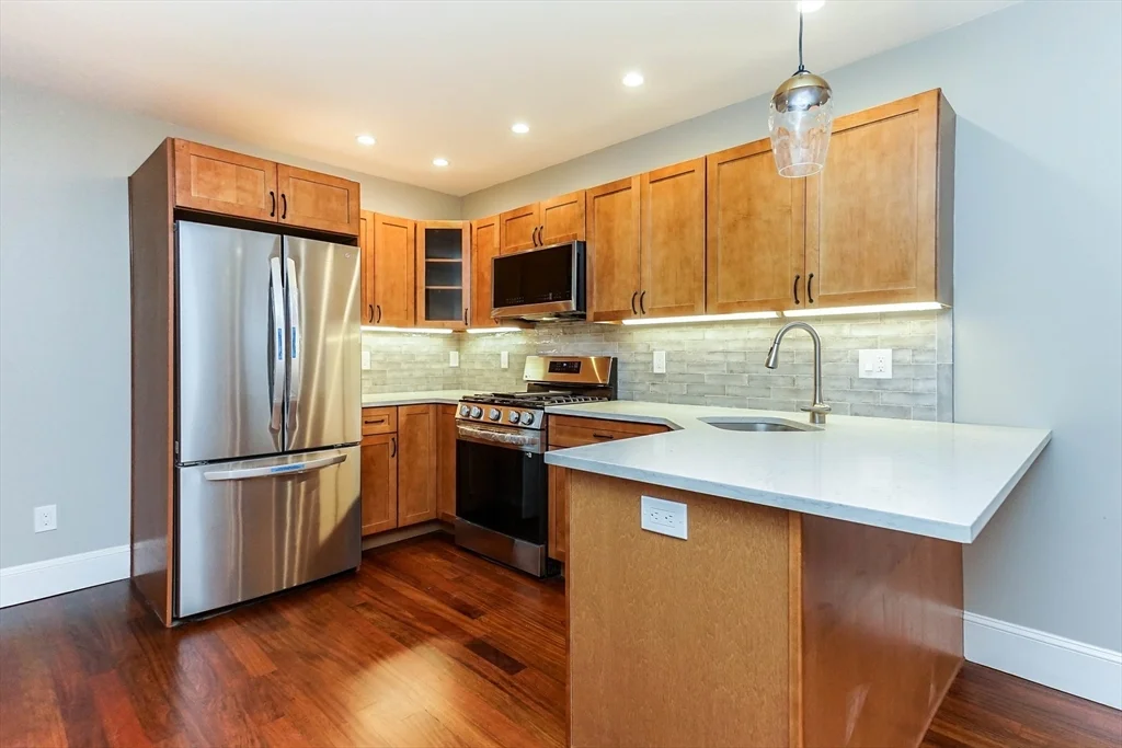 2 bed, 2 bath apartment for rent at 120 W 7th St Unit 105, South Boston — photo 1 of 18
