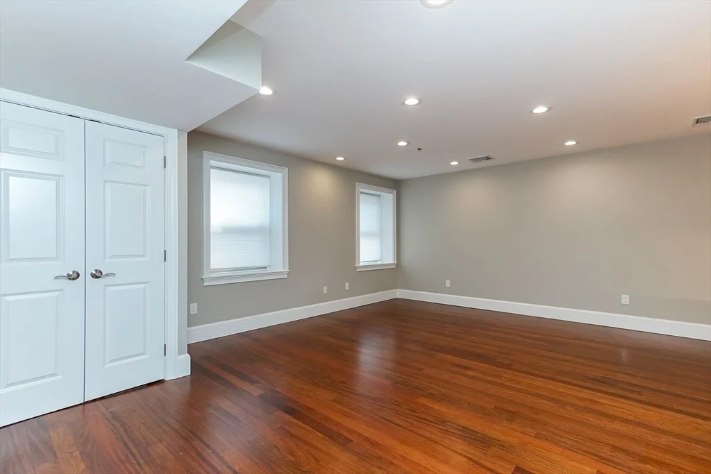 2 bed, 2 bath apartment for rent at 120 W 7th St Unit 105, South Boston — photo 5 of 18