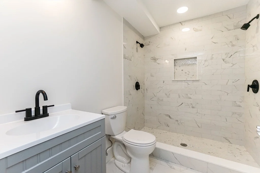 2 bed, 2 bath apartment for rent at 120 W 7th St Unit 105, South Boston — photo 13 of 18