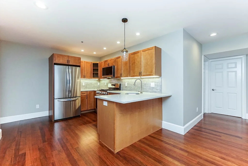 2 bed, 2 bath apartment for rent at 120 W 7th St Unit 105, South Boston — photo 3 of 18