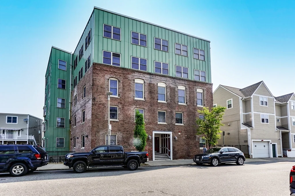 2 bed, 2 bath apartment for rent at 120 W 7th St Unit 105, South Boston — photo 17 of 18