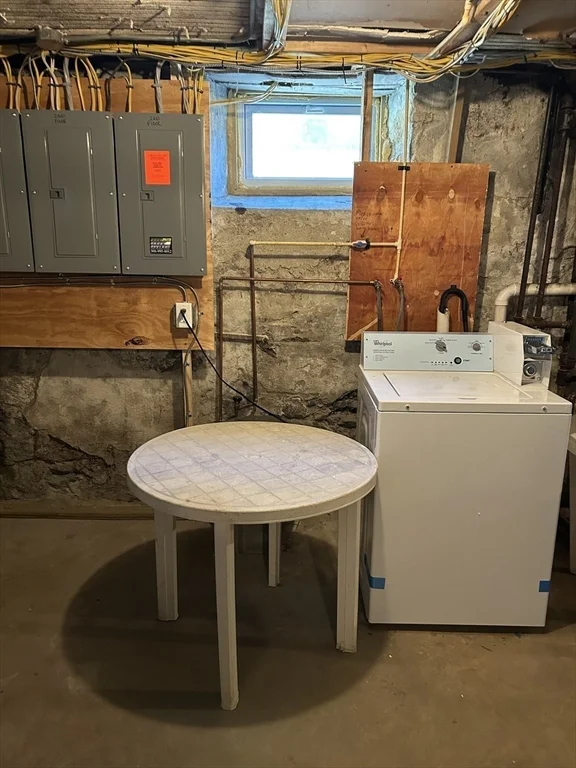 2 bed, 1 bath apartment for rent at 120 Walnut St Unit 1, Fall River — photo 8 of 10