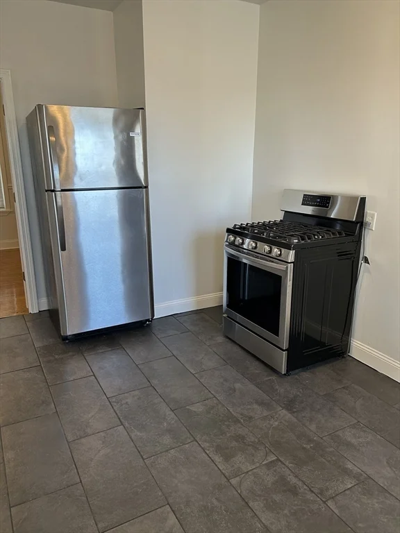 2 bed, 1 bath apartment for rent at 120 Walnut St Unit 1, Fall River — photo 5 of 10