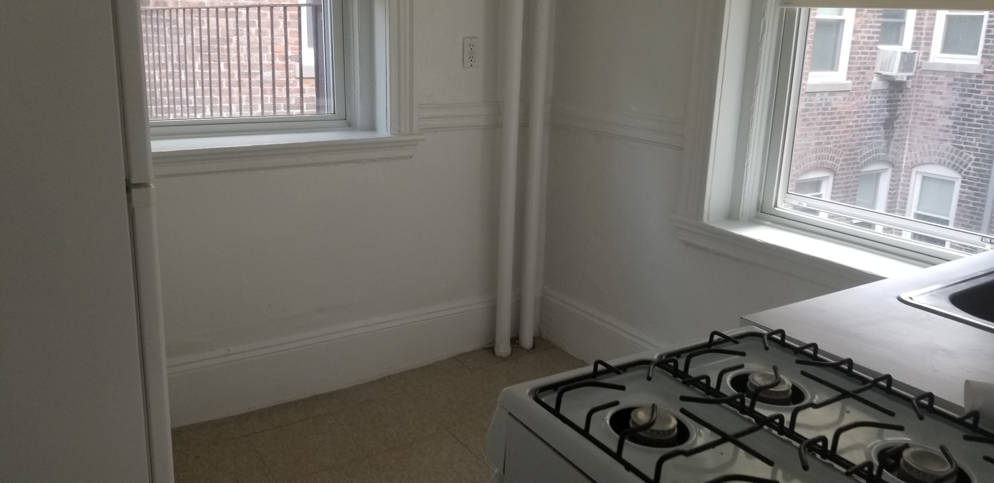 2 bed, 1 bath apartment for rent at 120 Warren St, Brighton — photo 4 of 5