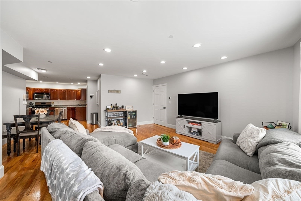 3 bed, 2 bath apartment for rent at 120 West 7th Unit 101, South Boston — photo 4 of 37