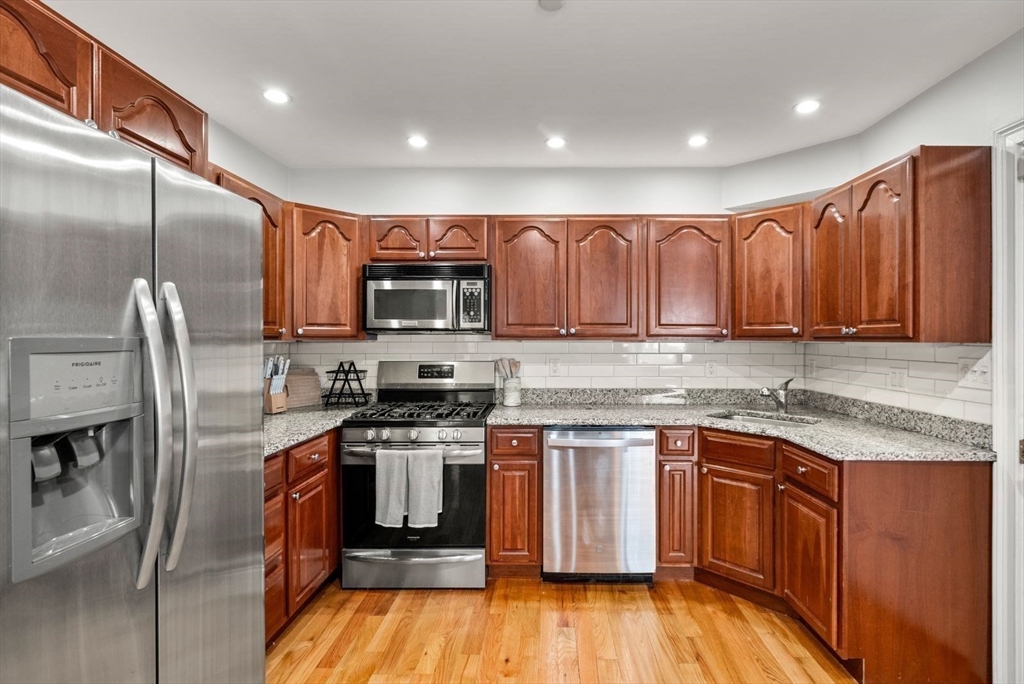 3 bed, 2 bath apartment for rent at 120 West 7th Unit 101, South Boston — photo 7 of 37