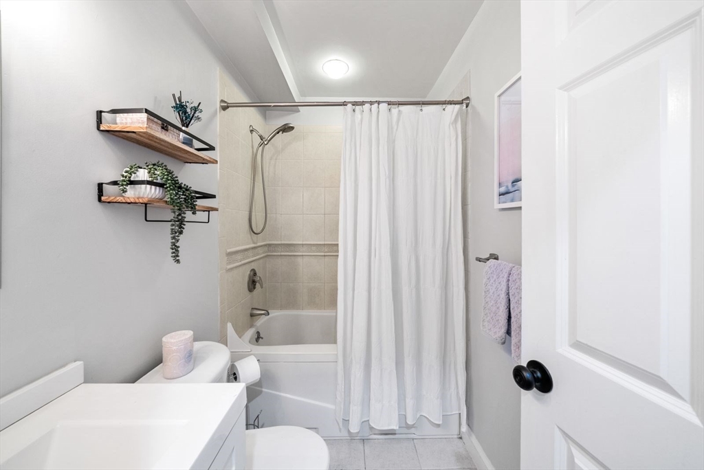 3 bed, 2 bath apartment for rent at 120 West 7th Unit 101, South Boston — photo 16 of 37
